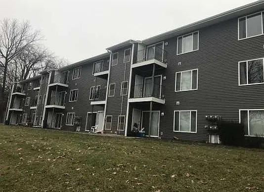 725 Keenway Cir #B — Photo 2