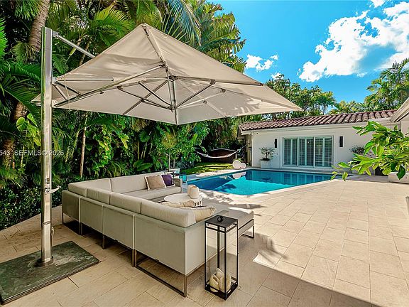 2nd image of 375 Harbor Ct