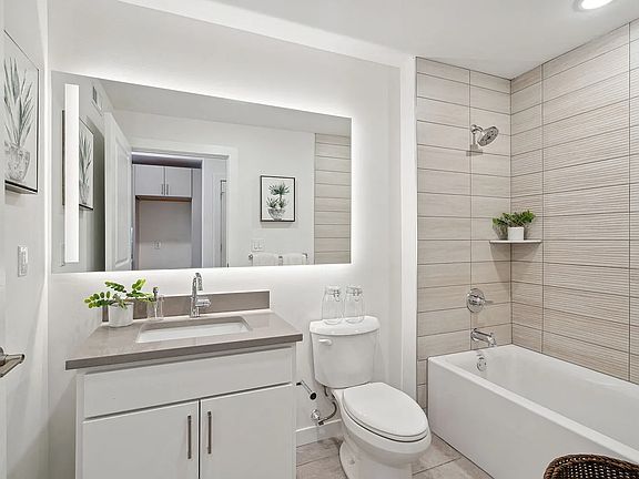 3rd image of 4435 Ridge Ave #D421