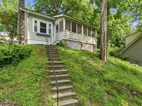 68 Westover Ave, West Caldwell Twp., NJ 07006