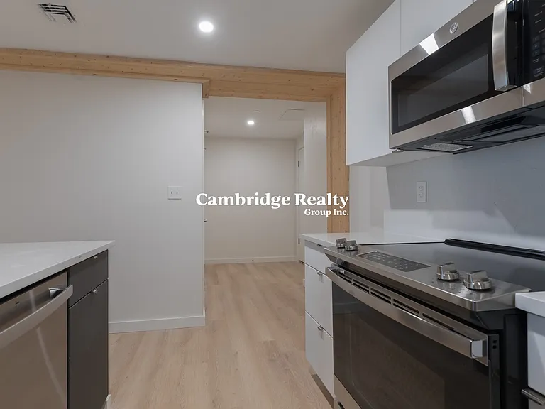 11 Lenox St #401T — Photo 7