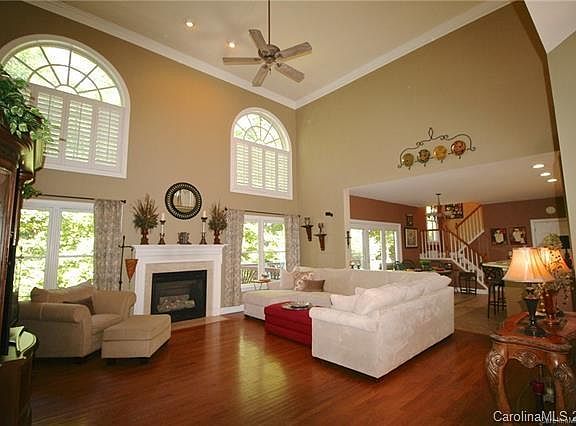 4th image of 2137 Retana Dr