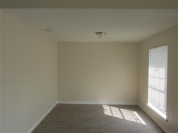 3rd image of 2740 Max Dr