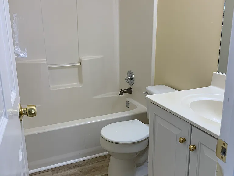 382 Silverthorn Dr NW — Photo 17