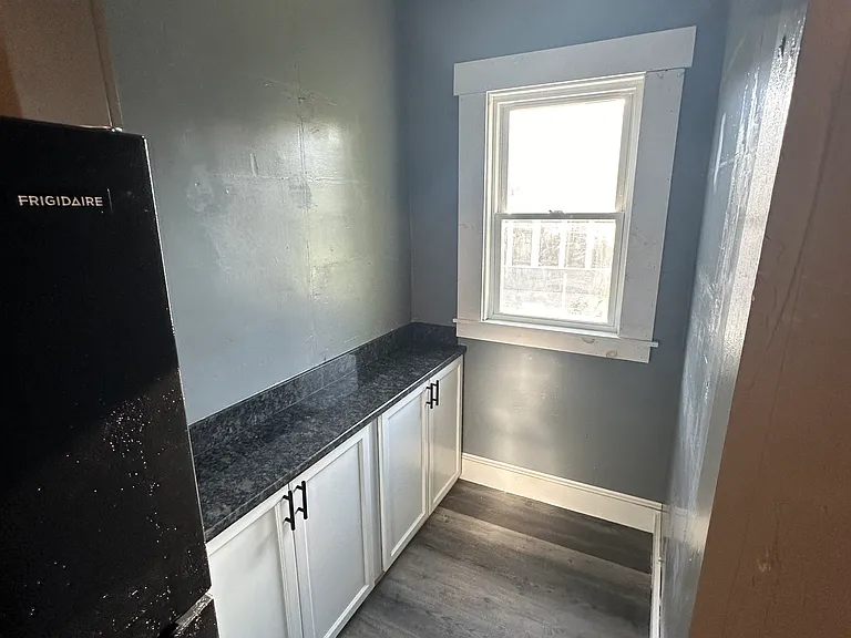 30-32 Sydney Ave — Photo 5