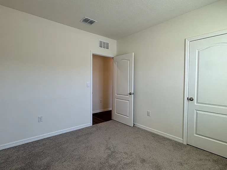 6131 Galloping Dr — Photo 6