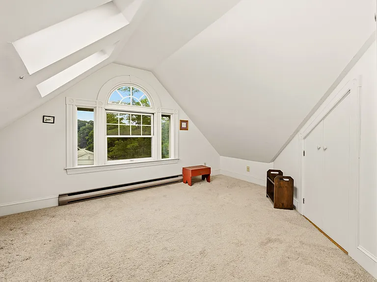 66 Mount Vernon St — Photo 11