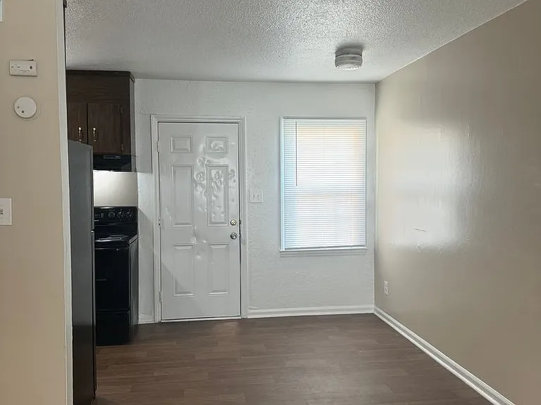 Sharon Pines — Photo 8
