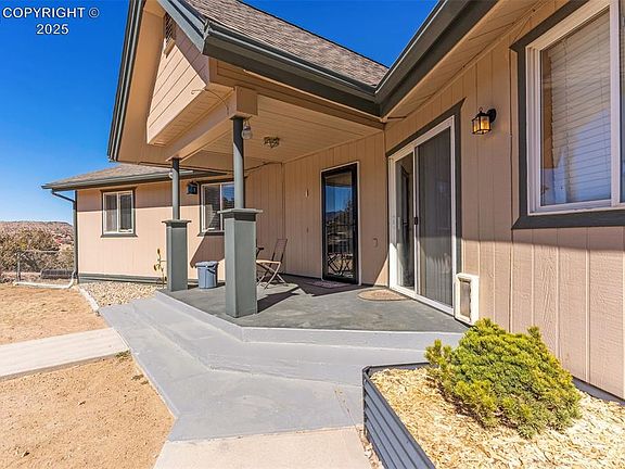 2nd image of 1050 Coal Creek Dr