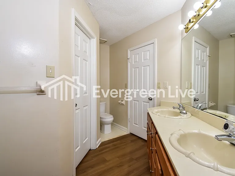 6894 Snyder Rd — Photo 10