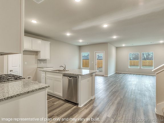 5th image of 1200 Sunstone St