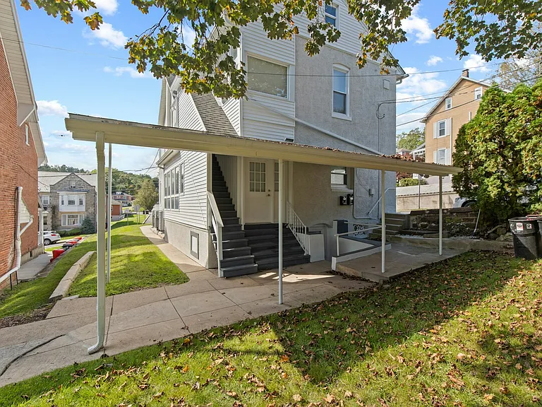17 N Church St #2 — Photo 4