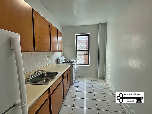 3rd image of 78-11 Kew Forest Ln #4DD