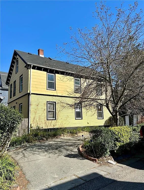 4 bed, 4.0 bath, 2040 sqft, $4,000 — Photo 2