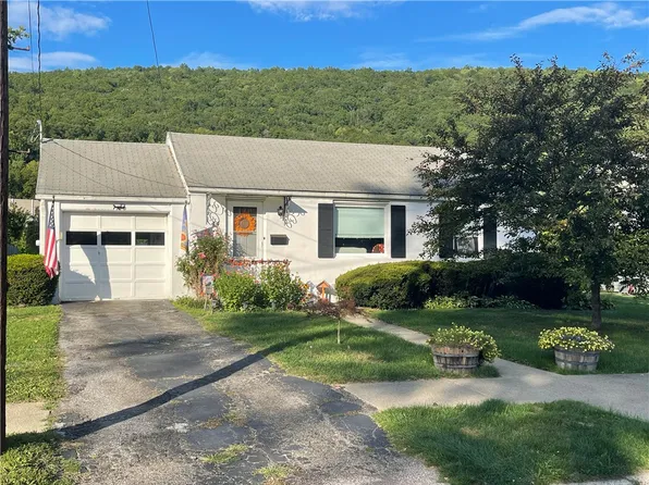 44 Roosevelt St, Corning, NY 14830