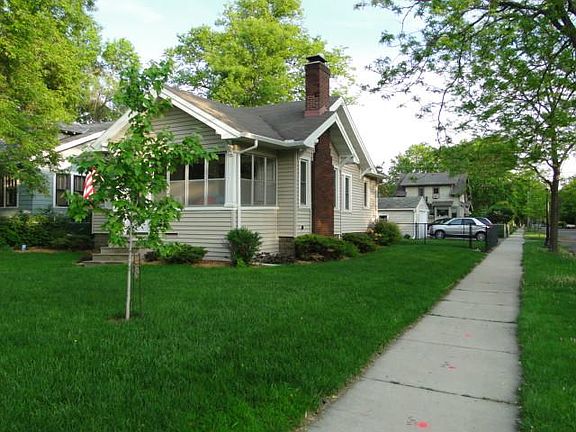 3rd image of 1696 Saint Clair Ave