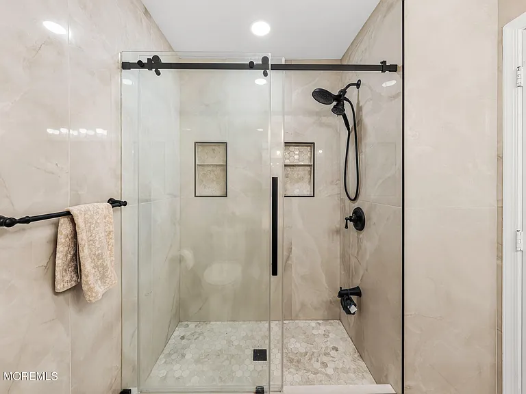 41 Tall Oaks Ct — Photo 46