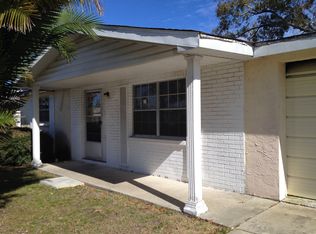 9900 Lakeside Ln, Port Richey, FL 34668