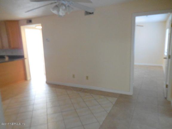 3rd image of 210 11th Ave N APT 204