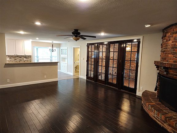 4th image of 400 Pennsylvania Dr