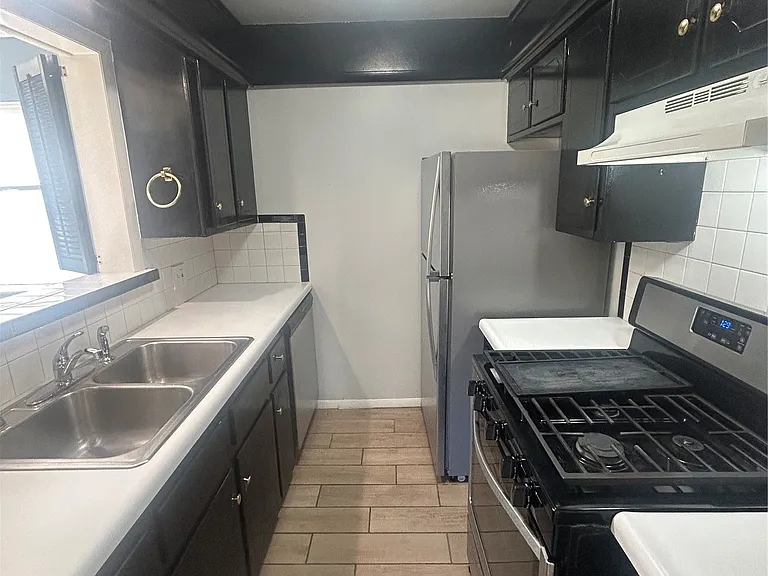 4909 S Utica Ave #D — Photo 3