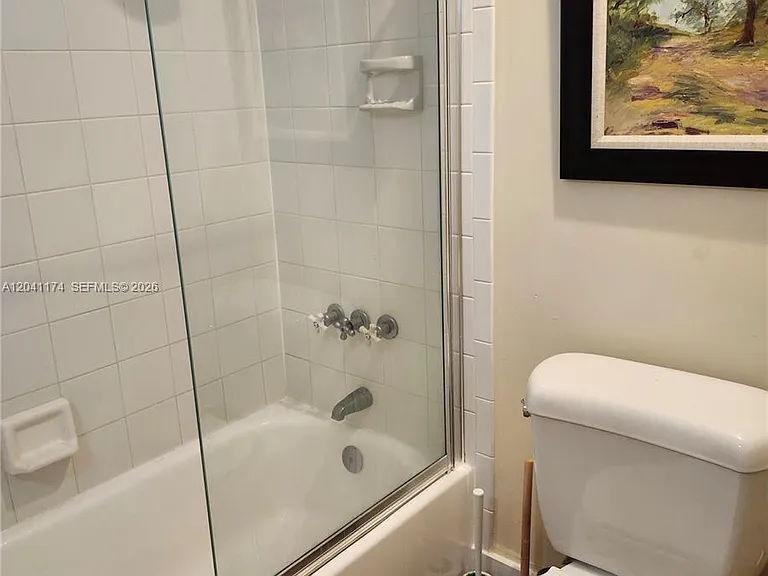 3940 Main Cottage #COTTAGE — Photo 11
