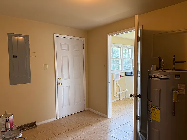 121 Woodgate Cir — Photo 7