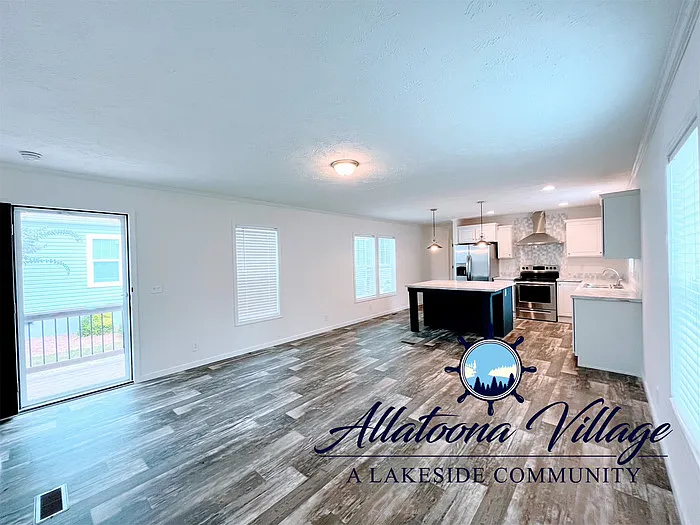 4695 Cox St SE — Photo 5