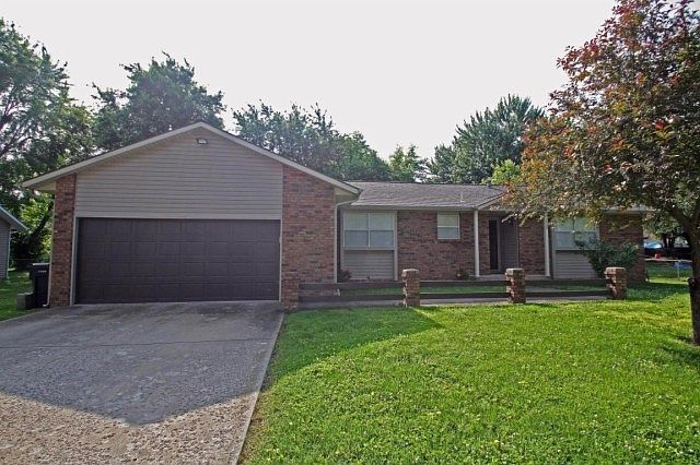 1st image of 739 W Wickersham Dr
