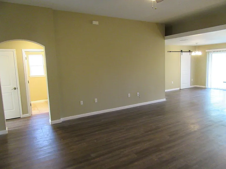 1517 Delaware Ave — Photo 7