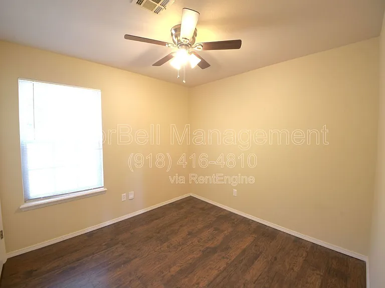89 W Fairlane Ct — Photo 13