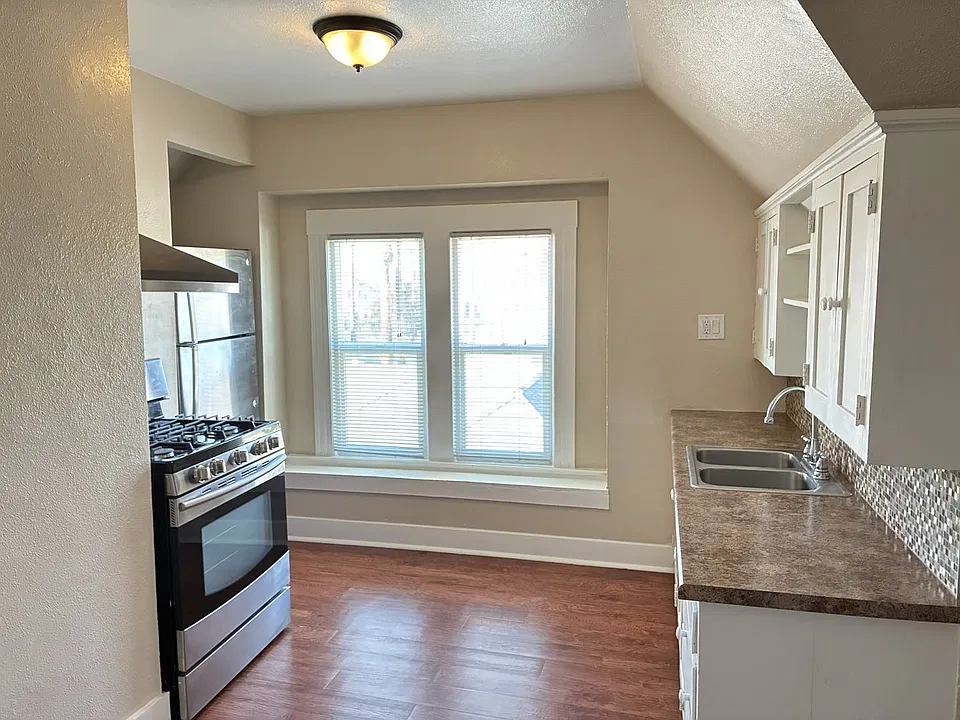 224 W Olive Ave #1-10