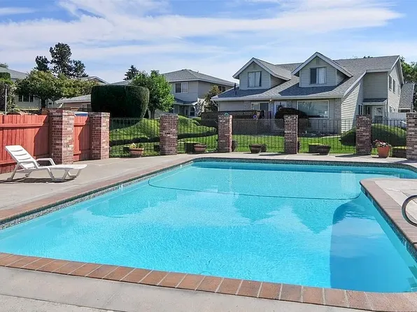 100 Simon St #17, East Wenatchee, WA 98802