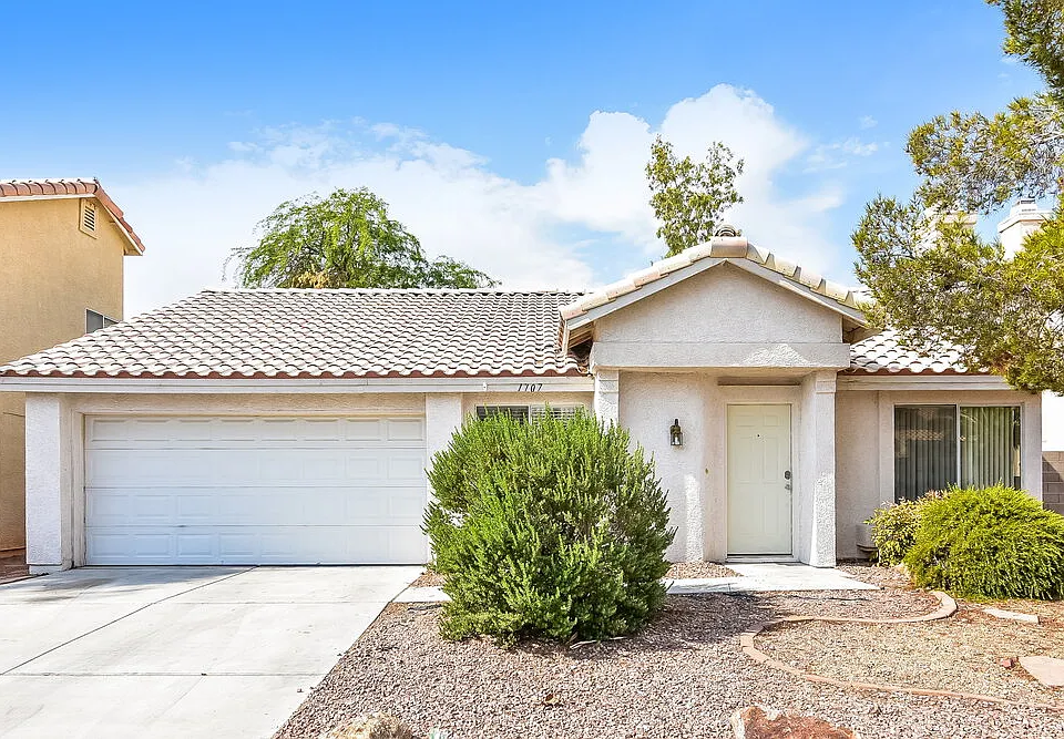 1707 Black Hills Way
