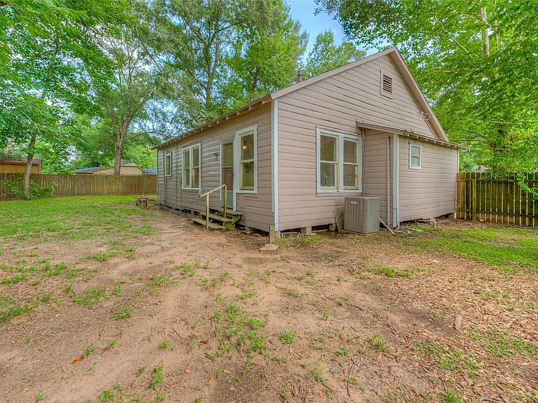 605 Arvon St — Photo 19