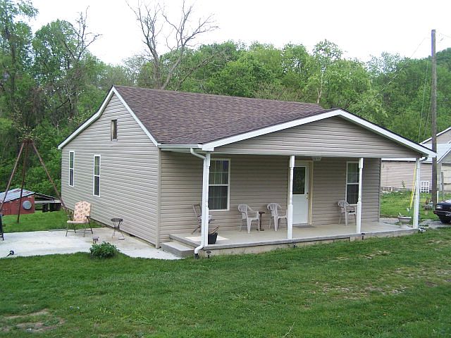 1st image of 144 Bentley Ln