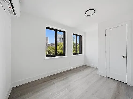 300 E 96th St #2E — Photo 19