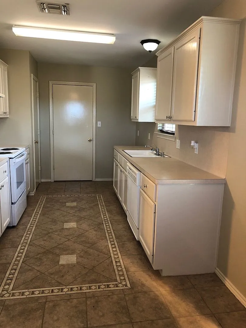 317 Clydesdale Lane — Photo 3