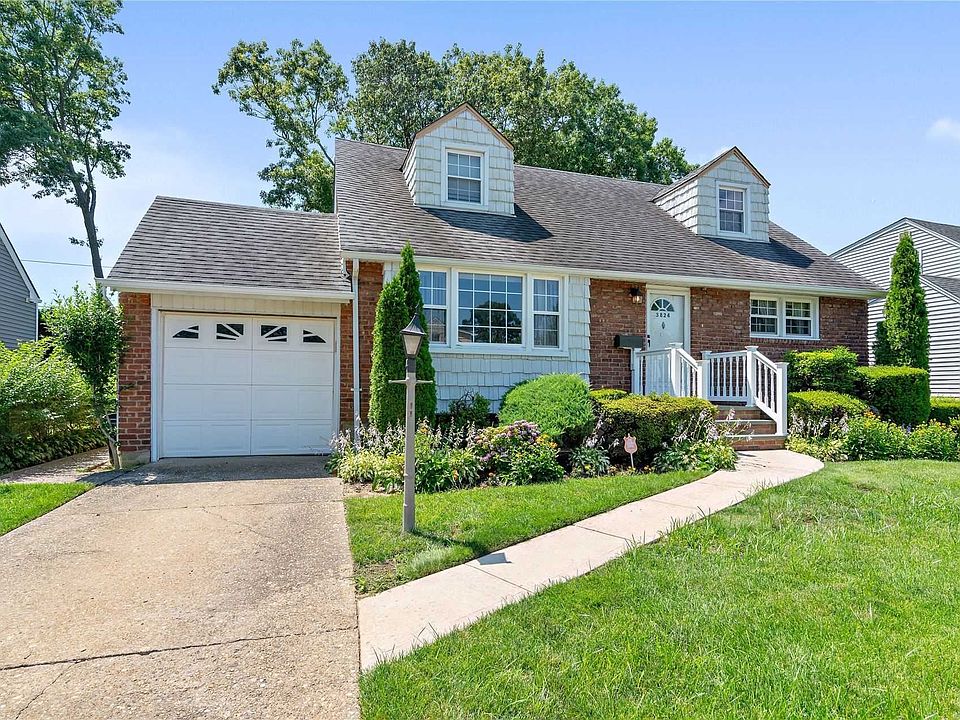 1st image of 3824 Marilyn Dr