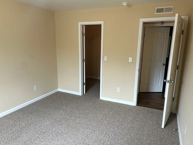 Foxcroft Apartments — Photo 18