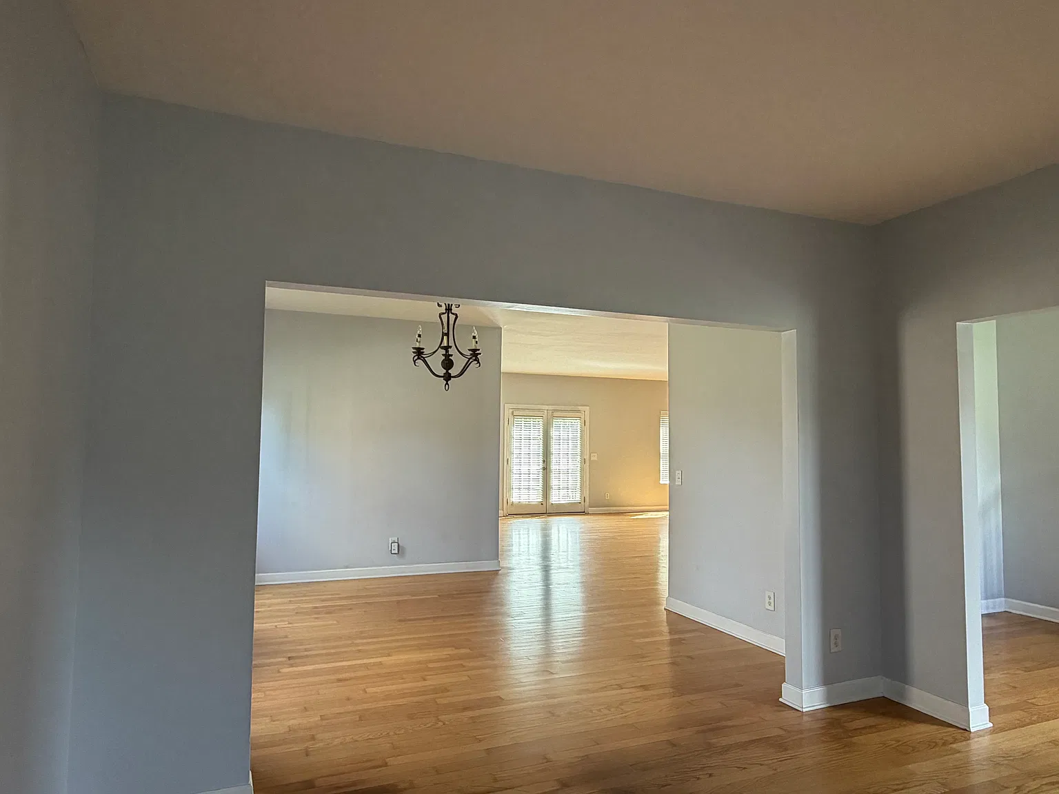 5 bed, 3495 sqft, $2,800 — Photo 3
