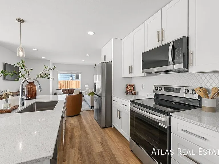 Akron Townhomes — Photo 4