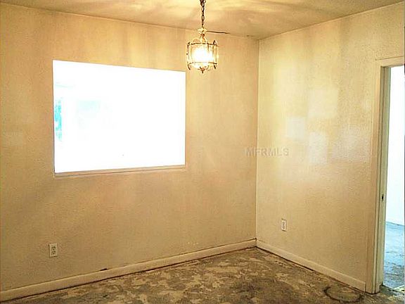 4th image of 2406 E 9th Ave