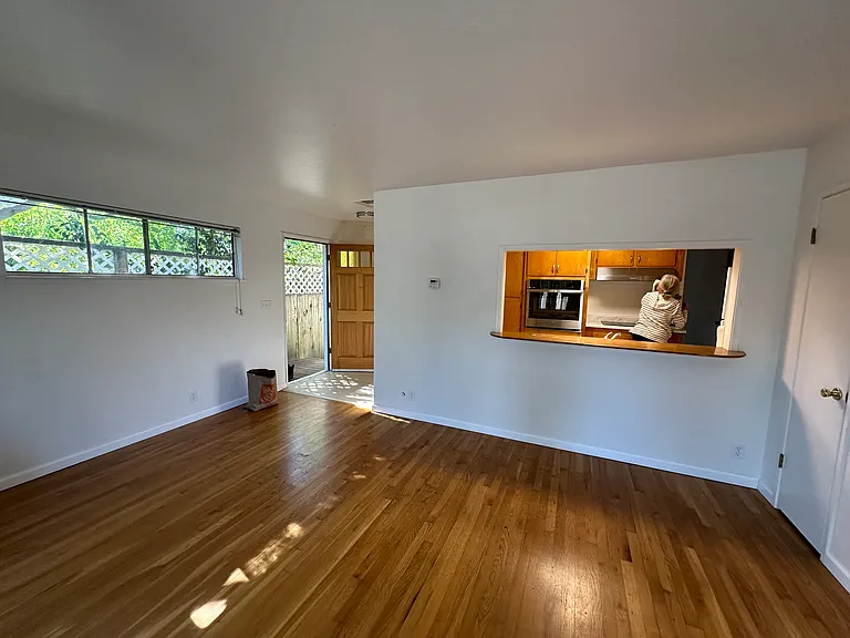 214 Hanover St — Photo 12