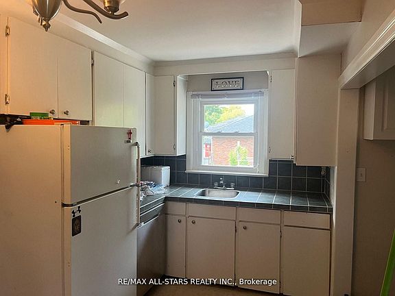 4th image of 27 Margaret St