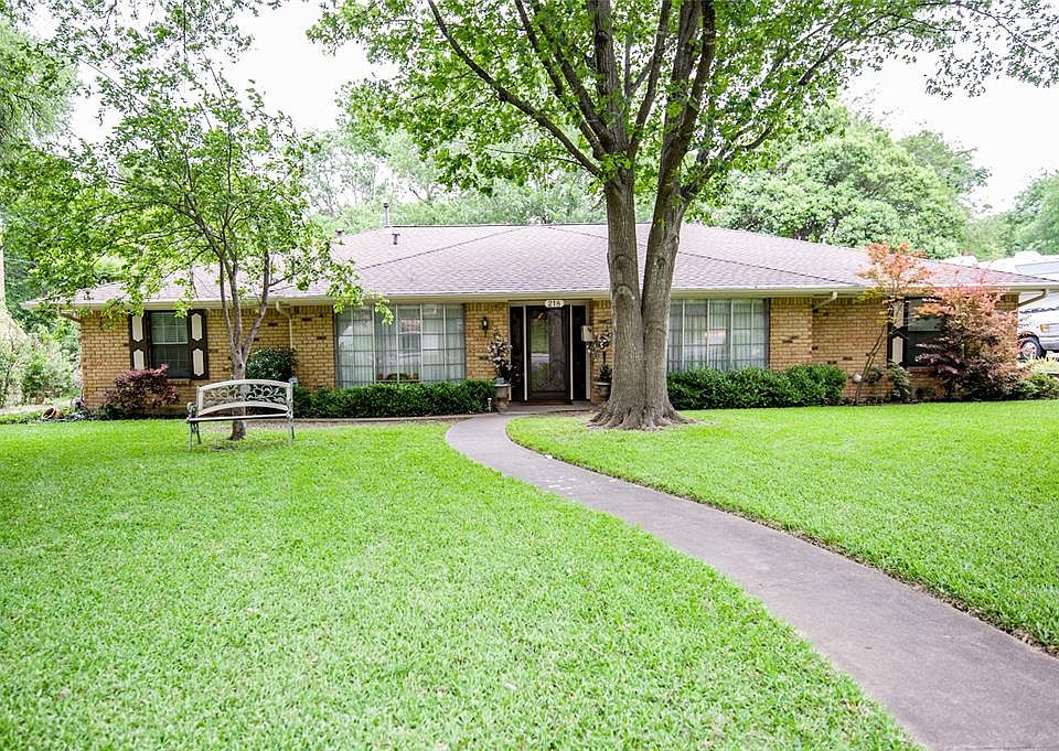 1st image of 218 Willowbrook Dr