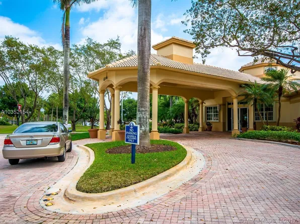 808 NW 170th Ter, Pembroke Pines, FL 33028