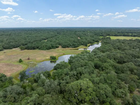 County Road 19, Hallettsville, TX 77964