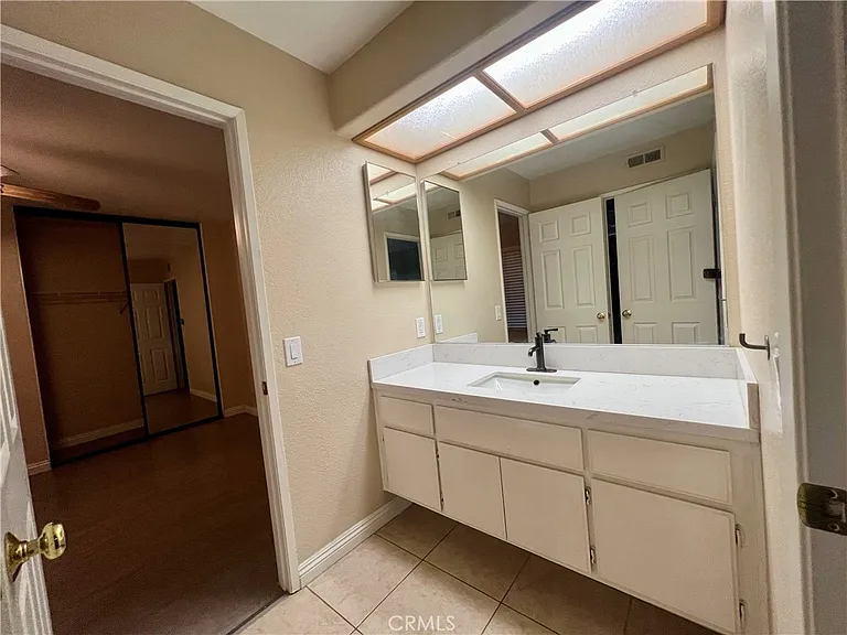 2909 Dorchester Cir — Photo 30