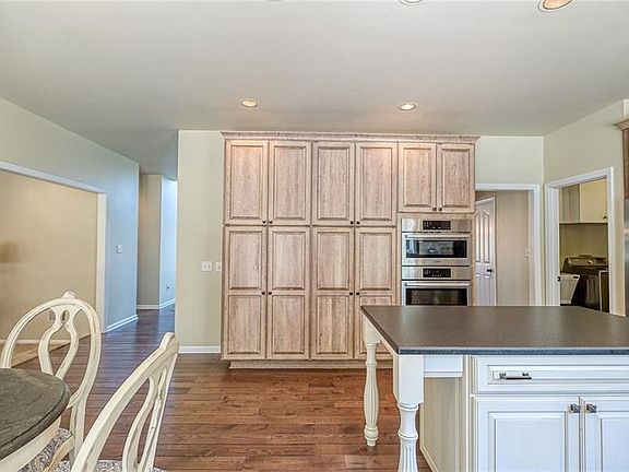 5th image of 124 Crystal Springs Dr